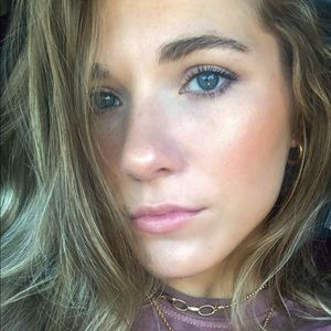 Meet your Posher, Anya